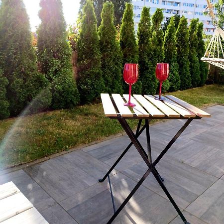 Апартаменти Sunny Sleeps 4 By The Beach With Garden Patio - Gdansk Przymorze Екстер'єр фото