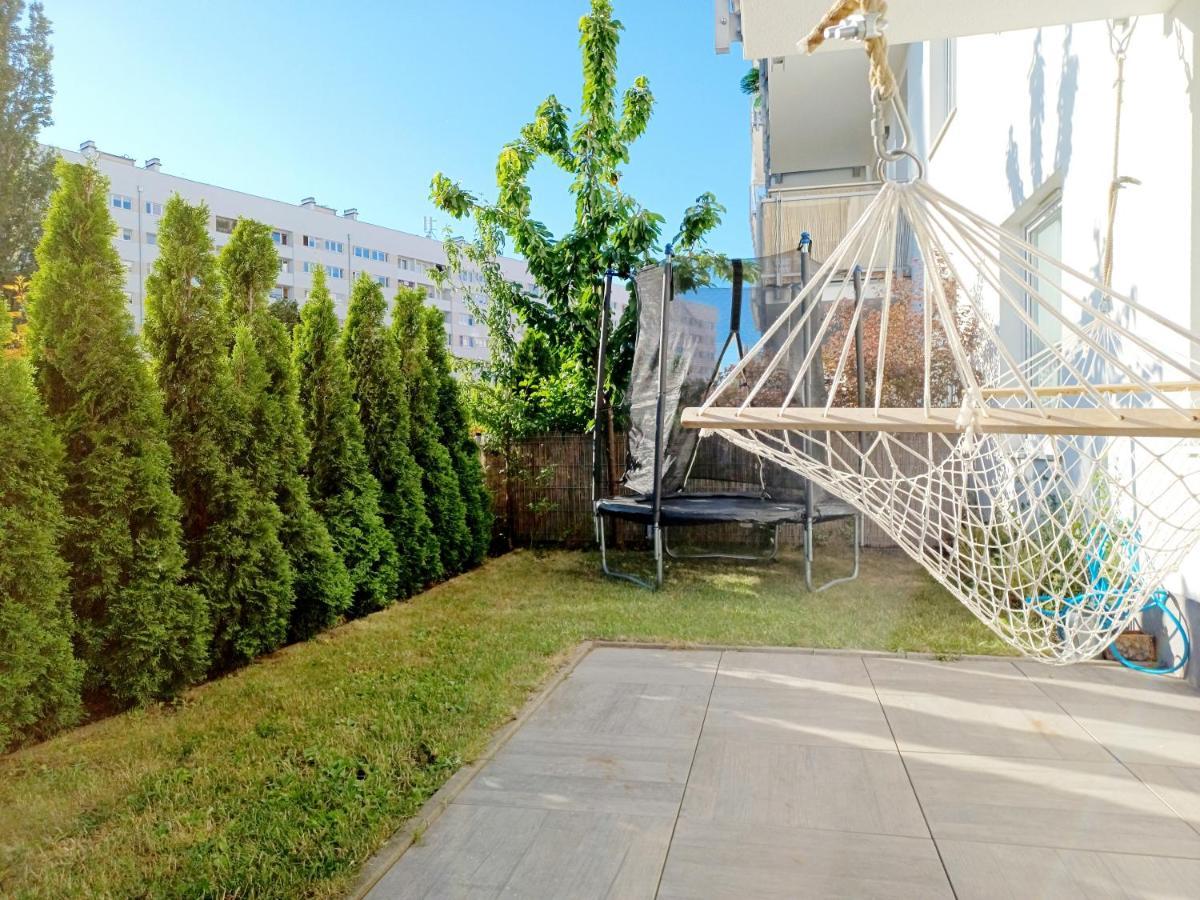 Апартаменти Sunny Sleeps 4 By The Beach With Garden Patio - Gdansk Przymorze Екстер'єр фото