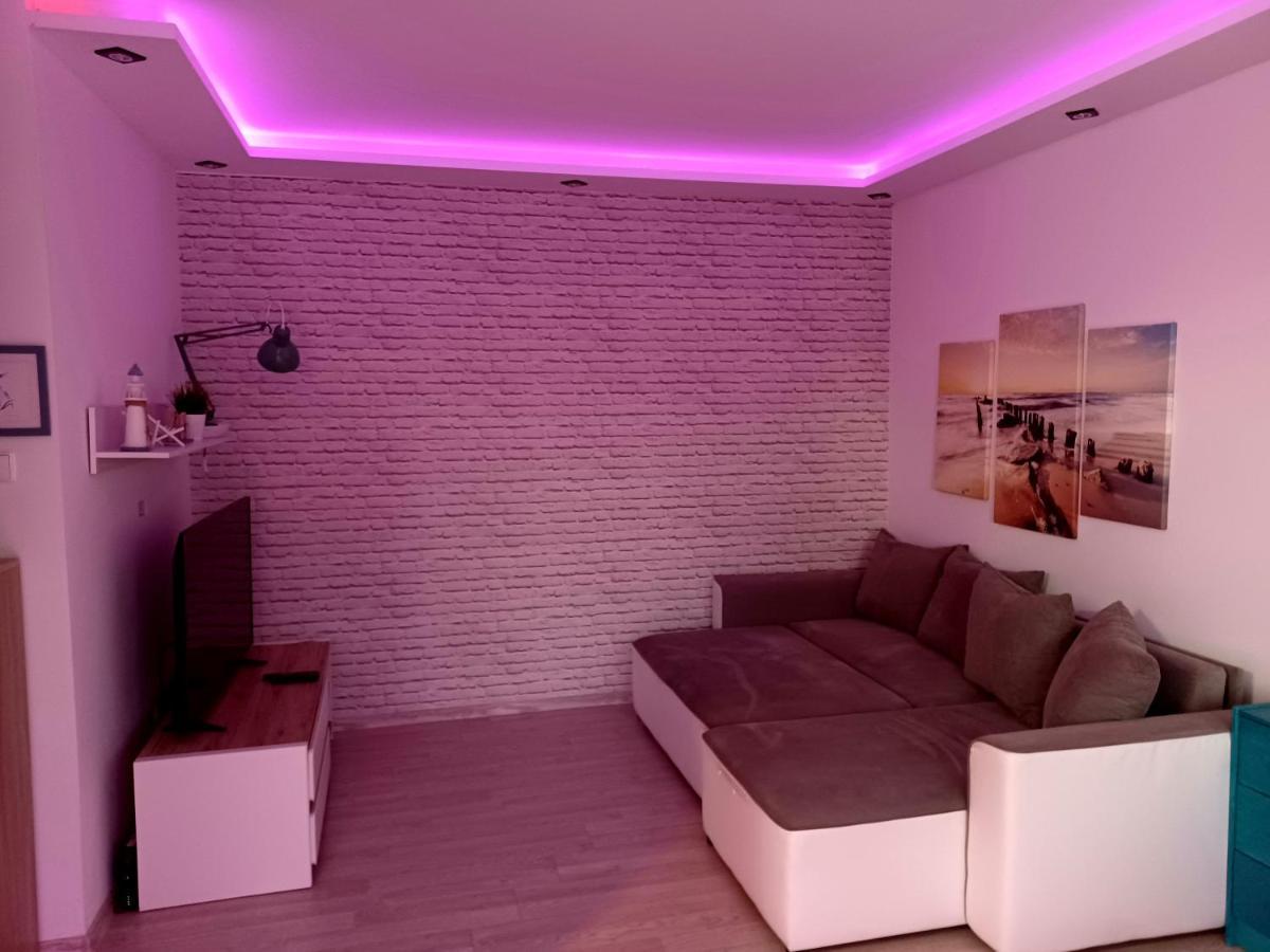 Апартаменти Sunny Sleeps 4 By The Beach With Garden Patio - Gdansk Przymorze Екстер'єр фото